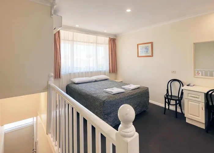 Coachman Hotel Motel