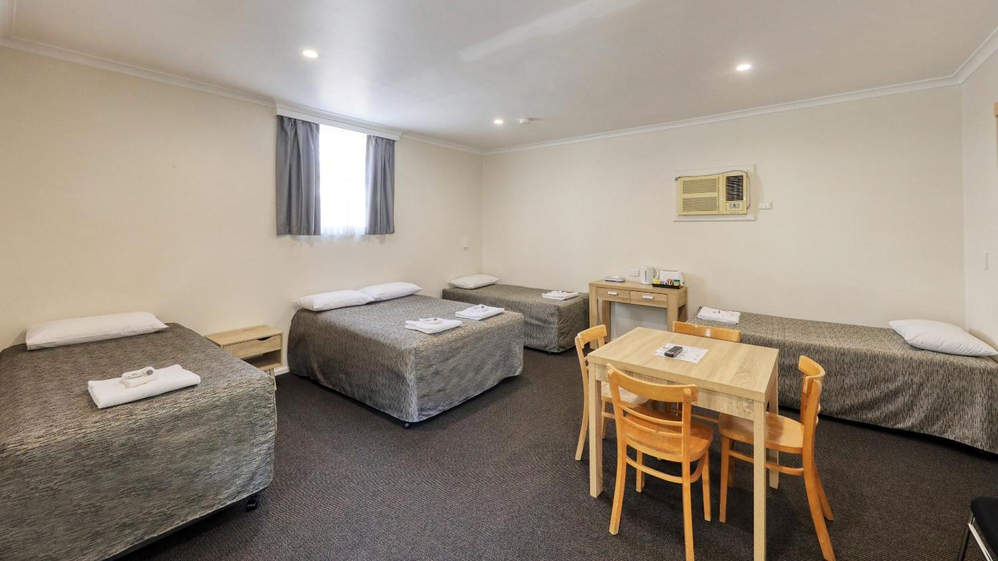 Coachman Motel Parkes